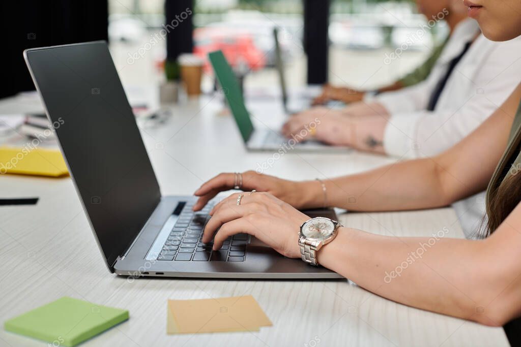 Step‑by‑step lotto software workflow on a laptop screen
